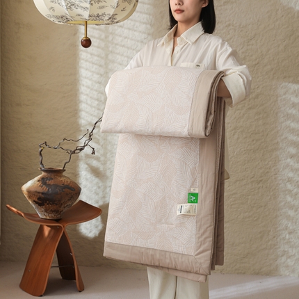 91家纺网 家纺一手货源 找家纺 眠博士 2025新款A类全棉包边三层纱提花夏被四件套 包边三层纱夏被-幸运叶-杏