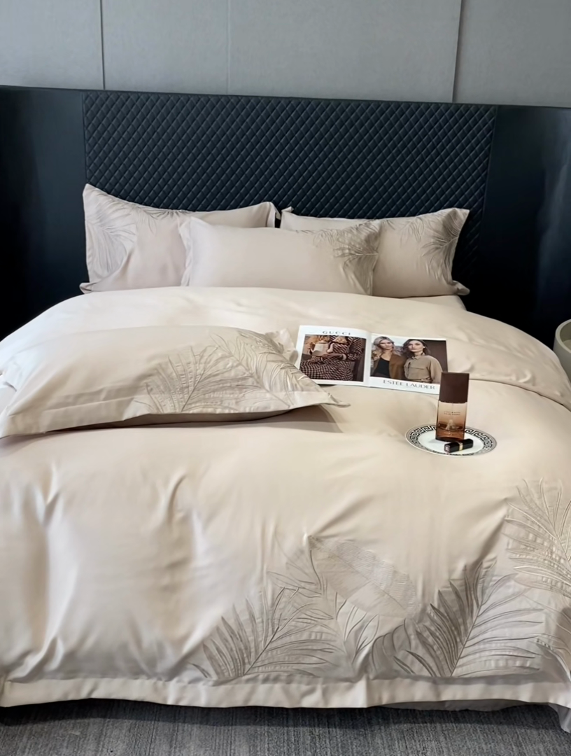 91家纺网 家纺一手货源 找家纺 优悦 2025新款冰丝简奢绣花四件套 流光岁月-香槟