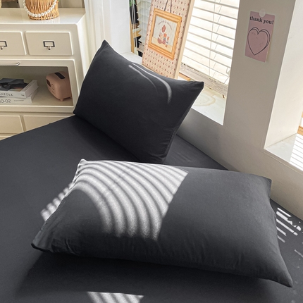 91家纺网 家纺一手货源 找家纺 （总）芷凡家纺 2025新款水洗棉印花纯色格子条纹单枕套