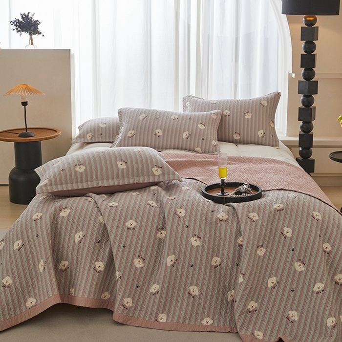 91家纺网 家纺一手货源 找家纺 2025新款13070双面全棉砂洗大直边床盖三件套四件套 旺财