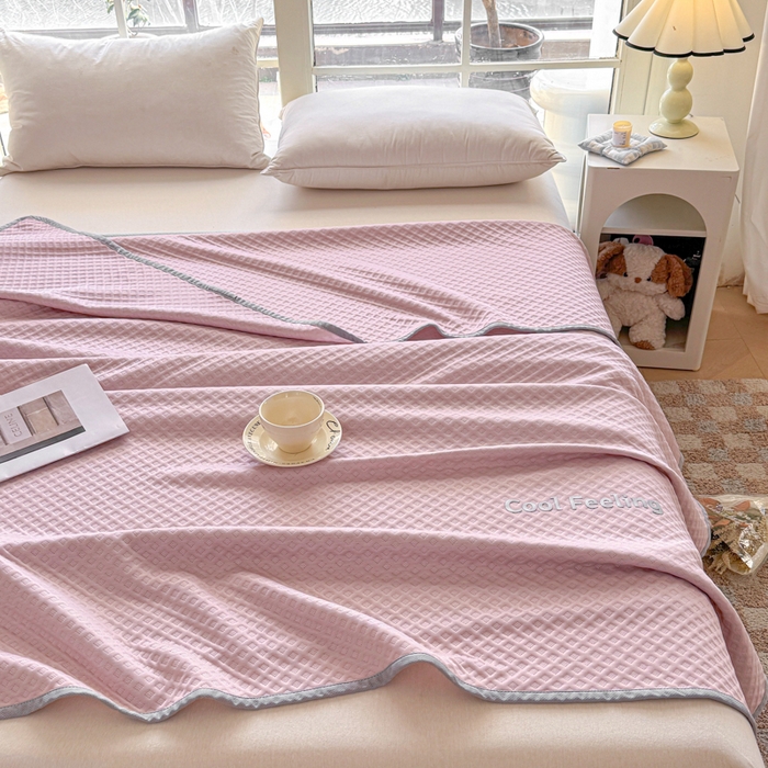 91家纺网 家纺一手货源 找家纺 阿牛席业 2025春夏新款双面云母夏被夏凉被空调被 沐夏-戴妃粉