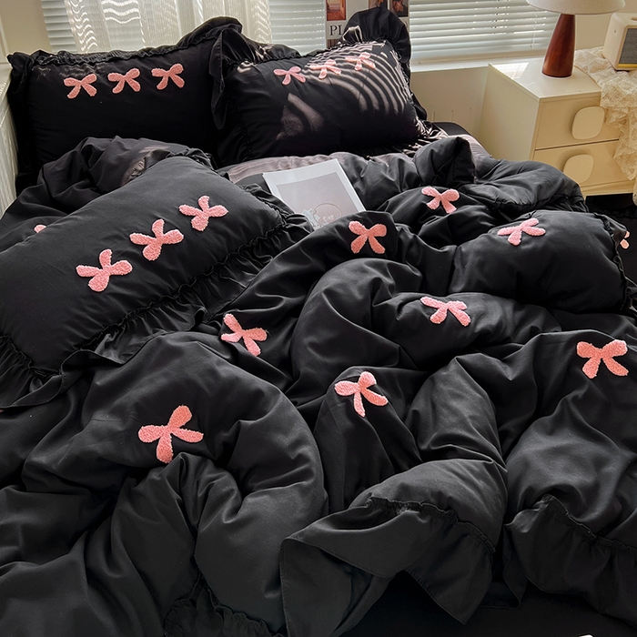 91家纺网 家纺一手货源 找家纺 艺玲家纺 2025新款赫本风系列法式花边水洗棉四件套 小香风 蝴蝶结-黑色