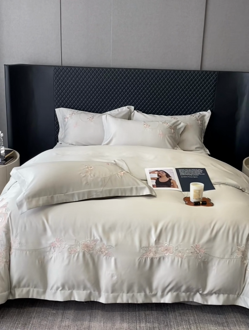 91家纺网 家纺一手货源 找家纺 优悦 2025新款冰丝简奢绣花四件套 雅韵佳人-绿