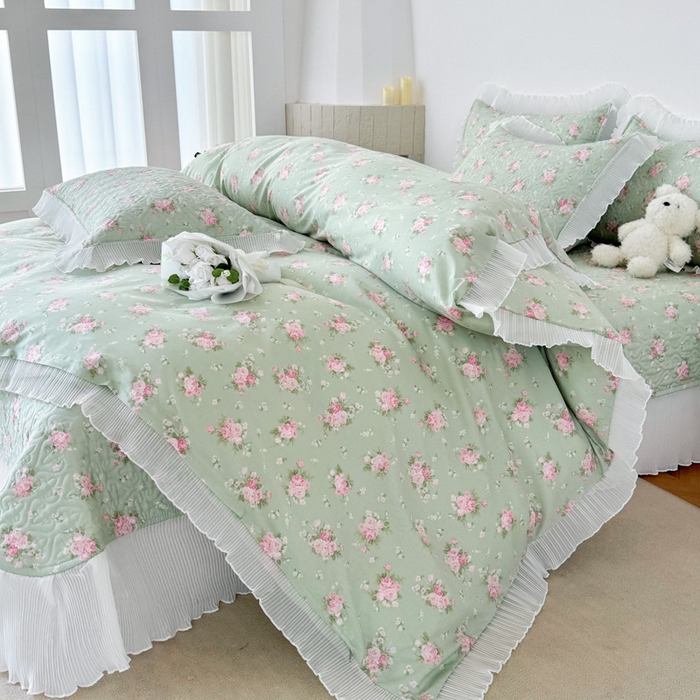 91家纺网 家纺一手货源 找家纺 添越 2024小清新韩版蕾丝花边纯棉夹棉床盖三件套全棉花开半夏