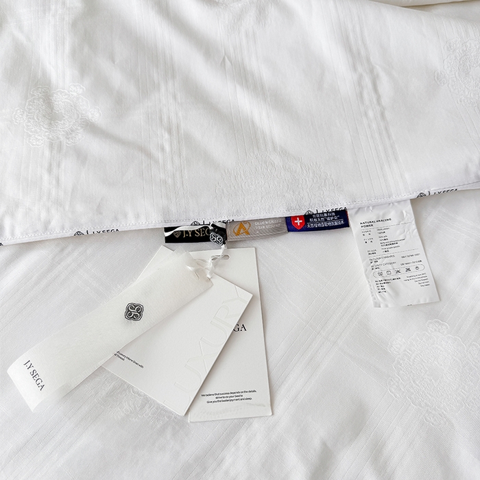 91家纺网 家纺一手货源 找家纺 茧羽世家 2025新款全棉软糯亲肤提花蚕丝夏被 如意 提花 白