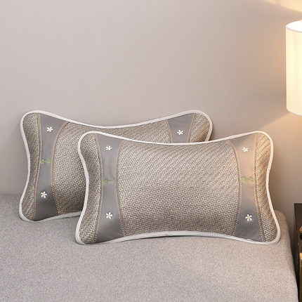 91家纺网 家纺一手货源 找家纺 （总）纽乐家纺 2025新款夏凉凉感五叶草冰藤茶香茉莉花枕芯助眠枕头,五叶草冰藤茶香枕-灰色35*55cm/只,五叶草冰藤茶香枕-棕色35*55cm/只