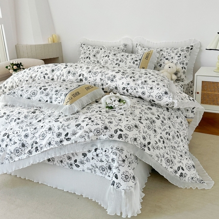 91家纺网 家纺一手货源 找家纺 （总）添越 2024小清新韩版蕾丝花边纯棉夹棉床盖三件套全棉