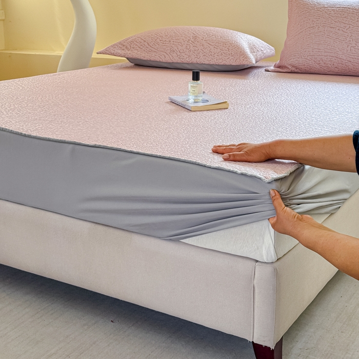 91家纺网 家纺一手货源 找家纺 棉生活家纺 2025新款高端款冰离子超软按摩凉席 豹纹-粉-床裙款