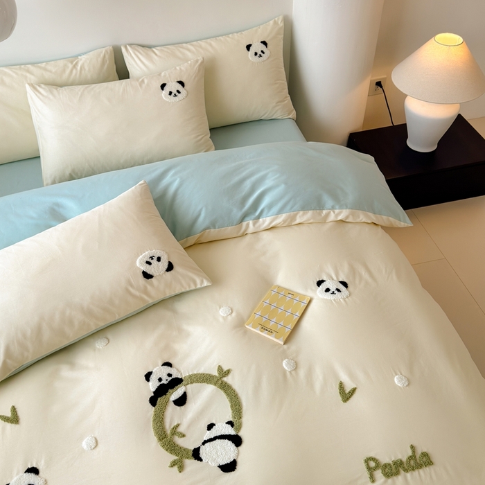 91家纺网 家纺一手货源 找家纺 锦觅家纺 2025新款卡通小清新毛巾绣全棉纯棉四件套（大版定位花型） 可爱熊猫