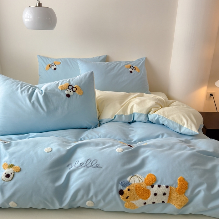 91家纺网 家纺一手货源 找家纺 锦觅家纺 2025新款卡通小清新毛巾绣全棉纯棉四件套（大版定位花型） 奔跑的狗狗