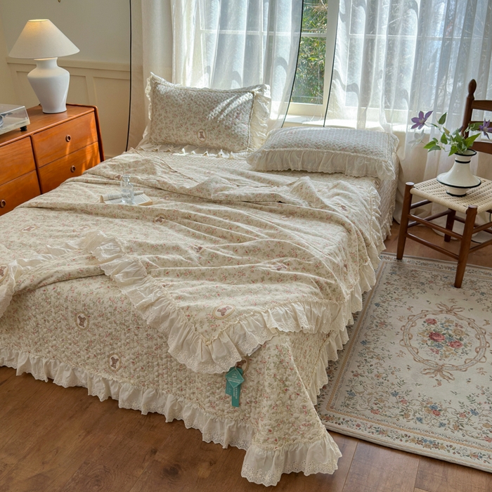 91家纺网 家纺一手货源 找家纺 淑女公社家纺  2025春夏新款法式纯棉双层纱夏被床盖四件套 春日熊仔