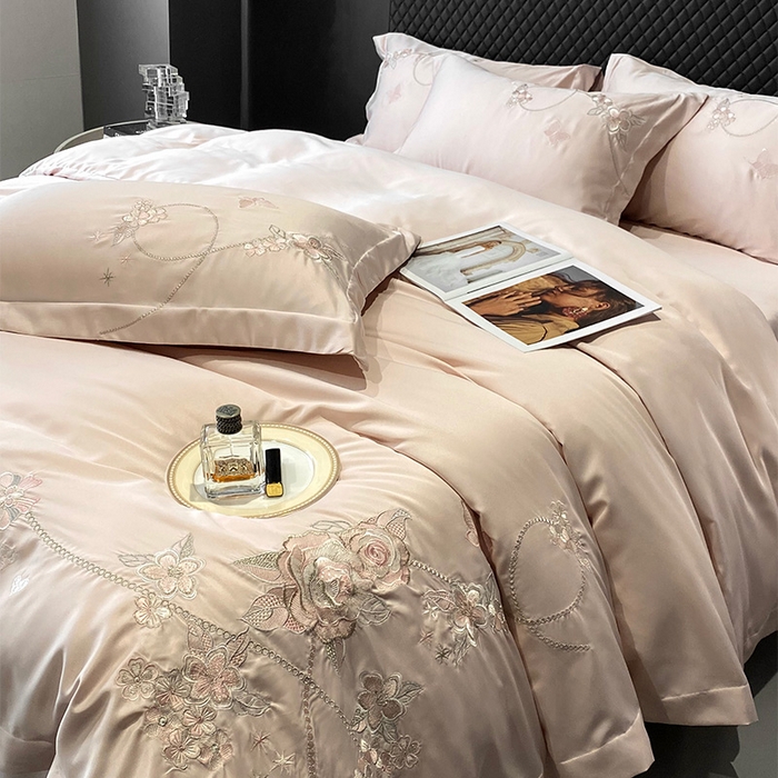 91家纺网 家纺一手货源 找家纺 优悦 2025新款冰丝简奢绣花四件套 雅韵佳人-粉