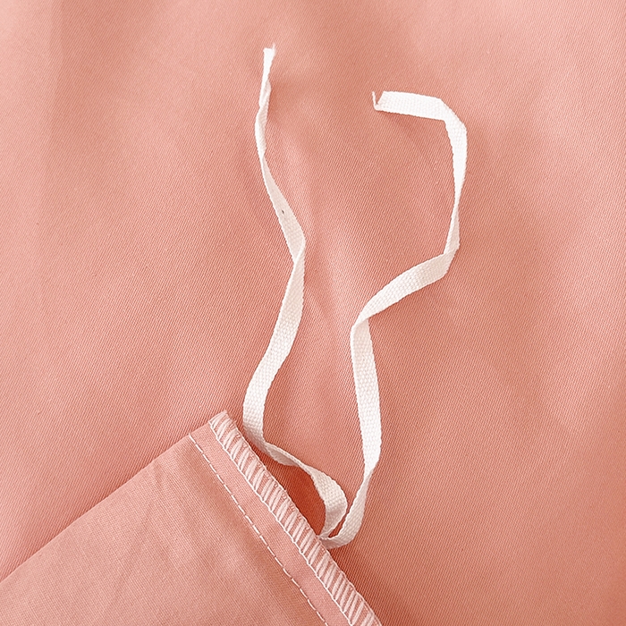 91家纺网 家纺一手货源 找家纺 宇彬家纺 2025直播热款13374全棉母婴级纽扣款压线纯色刺绣四件套全棉贡缎新疆长绒棉字母款轻奢 纽扣-奶油粉