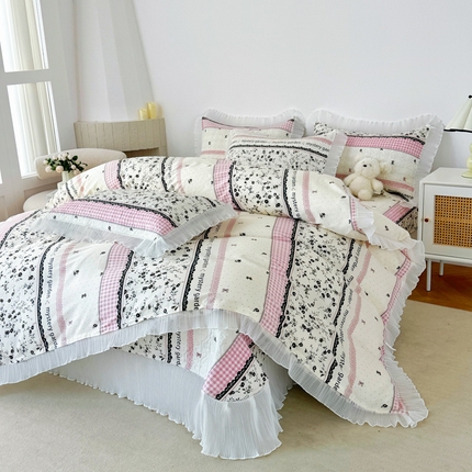 91家纺网 家纺一手货源 找家纺 （总）添越 2024小清新韩版蕾丝花边纯棉夹棉床盖三件套全棉