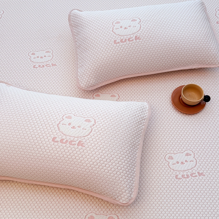 91家纺网 家纺一手货源 找家纺 喜居 2025新款A类凉豆豆提花床笠凉感豆豆床笠 luck小冰熊-粉