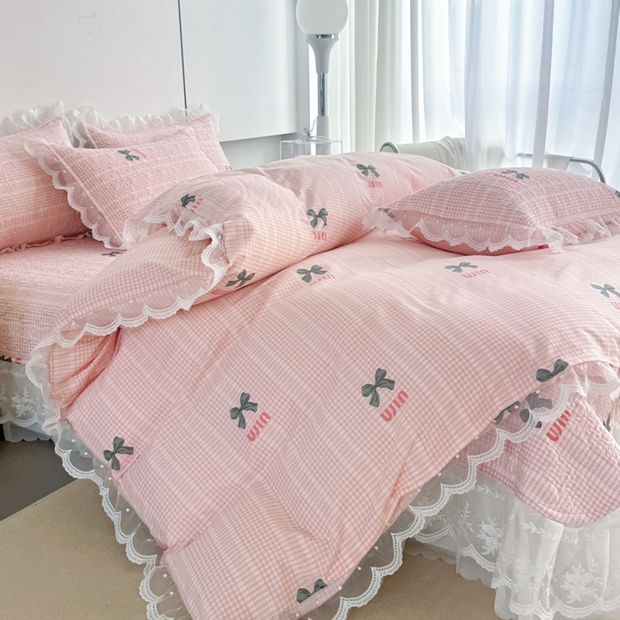 91家纺网 家纺一手货源 找家纺 添越 2024新款雪纺蕾丝款纯棉床盖四件套粉色蝴蝶结