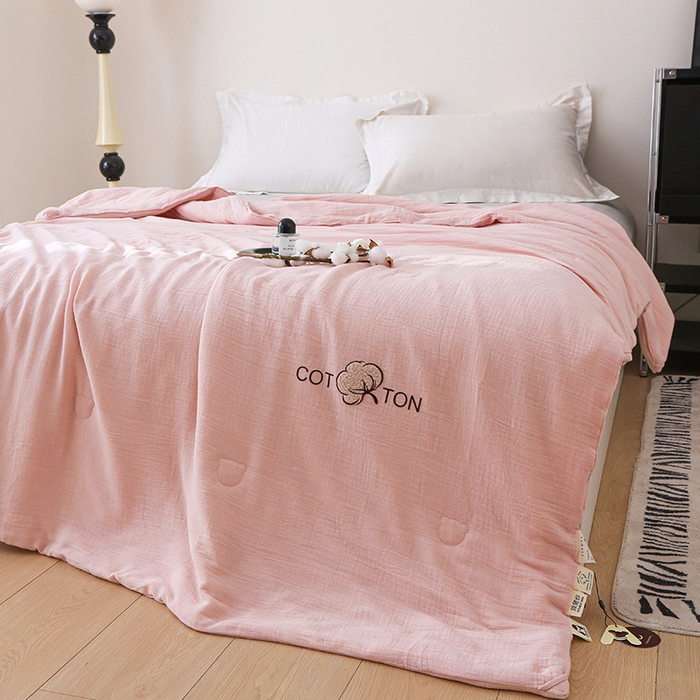 91家纺网 家纺一手货源 找家纺 2025新款A类全棉双层皱皱纱立体烫画纯色款大豆夏凉被空调被 绉绉-嫩粉