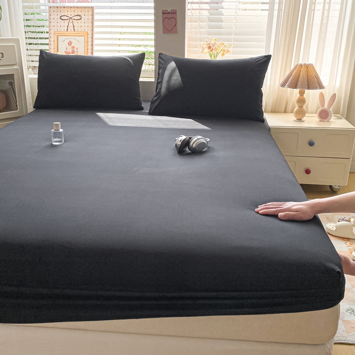 91家纺网 家纺一手货源 找家纺 芷凡家纺 2025新款水洗皱皱云感棉纯色床笠 酷黑