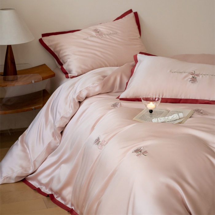 91家纺网 家纺一手货源 找家纺 FORTWO家纺原创设计（FOR TWO家纺） 2025新款60支兰精天丝毛巾绣四件套-断角款 木槿