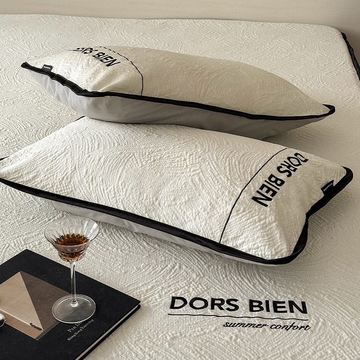 91家纺网 家纺一手货源 找家纺 圆岛家纺 2025新款3D高分子凉感浮雕提花软凉席床笠款三件套 漠语-白