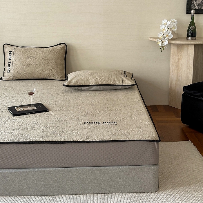 91家纺网 家纺一手货源 找家纺 （总）圆岛家纺 2025新款3D高分子凉感浮雕提花软凉席床笠款三件套