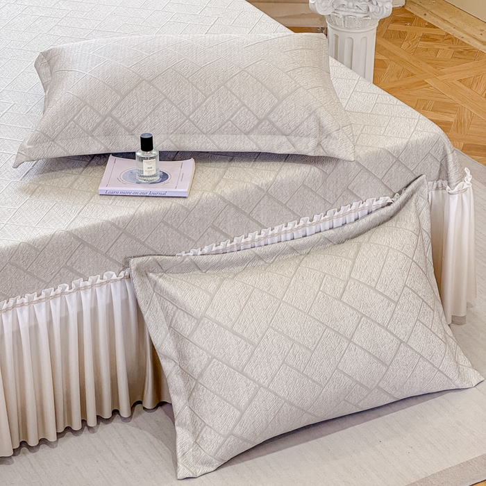 91家纺网 家纺一手货源 找家纺 棉生活家纺 2025新款高端款冰离子超软按摩凉席 方格-香槟-床裙款