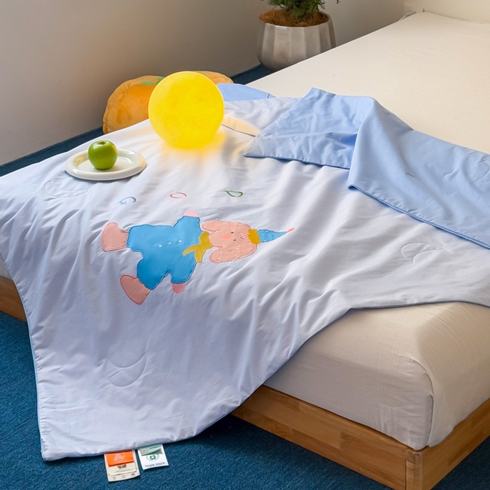 91家纺网 家纺一手货源 找家纺 2025新款快乐多巴胺纯棉夏被 蓝色彩虹小狗