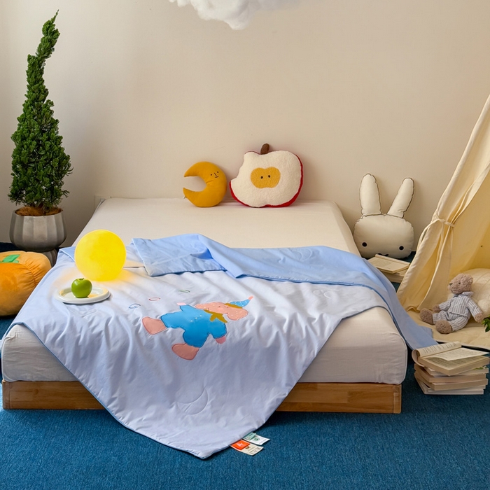 91家纺网 家纺一手货源 找家纺 2025新款快乐多巴胺纯棉夏被 蓝色彩虹小狗