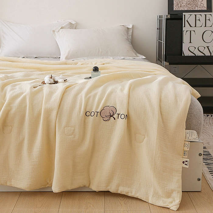 91家纺网 家纺一手货源 找家纺 2025新款A类全棉双层皱皱纱立体烫画纯色款大豆夏凉被空调被 皱皱-米黄