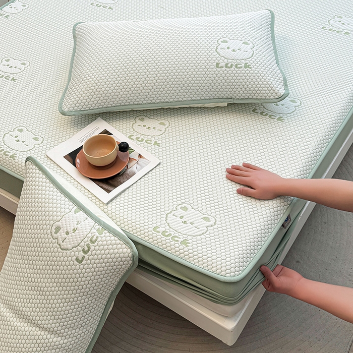 91家纺网 家纺一手货源 找家纺 喜居 2025新款A类凉豆豆提花床笠凉感豆豆床笠 luck小冰熊-绿