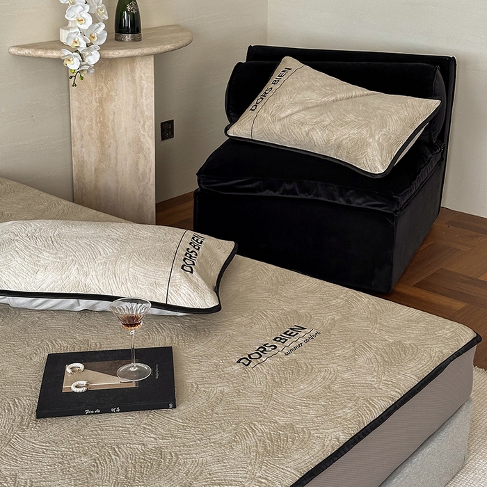 91家纺网 家纺一手货源 找家纺 （总）圆岛家纺 2025新款3D高分子凉感浮雕提花软凉席床笠款三件套