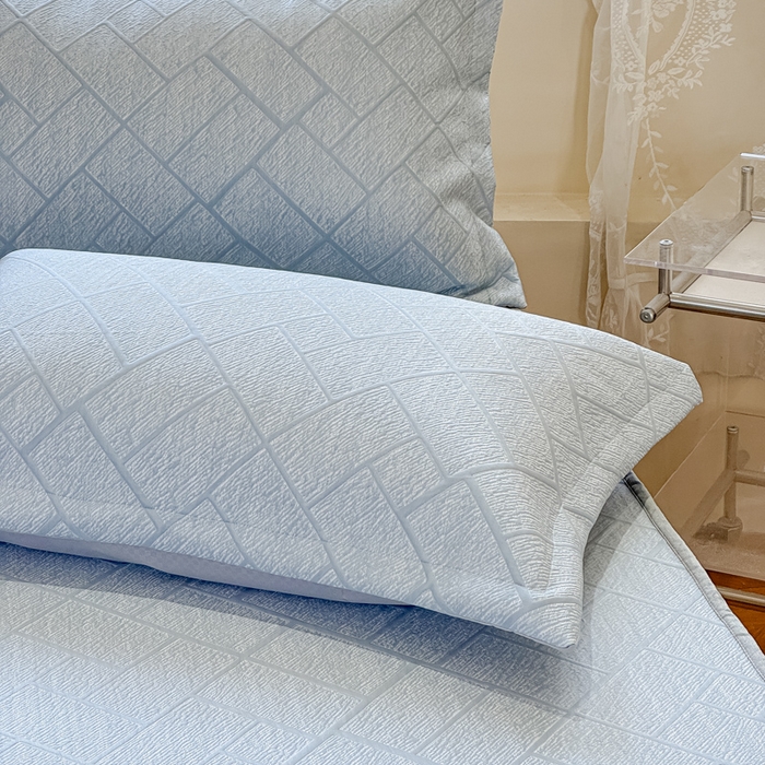 91家纺网 家纺一手货源 找家纺 棉生活家纺 2025新款高端款冰离子超软按摩凉席 方格-兰-床笠款