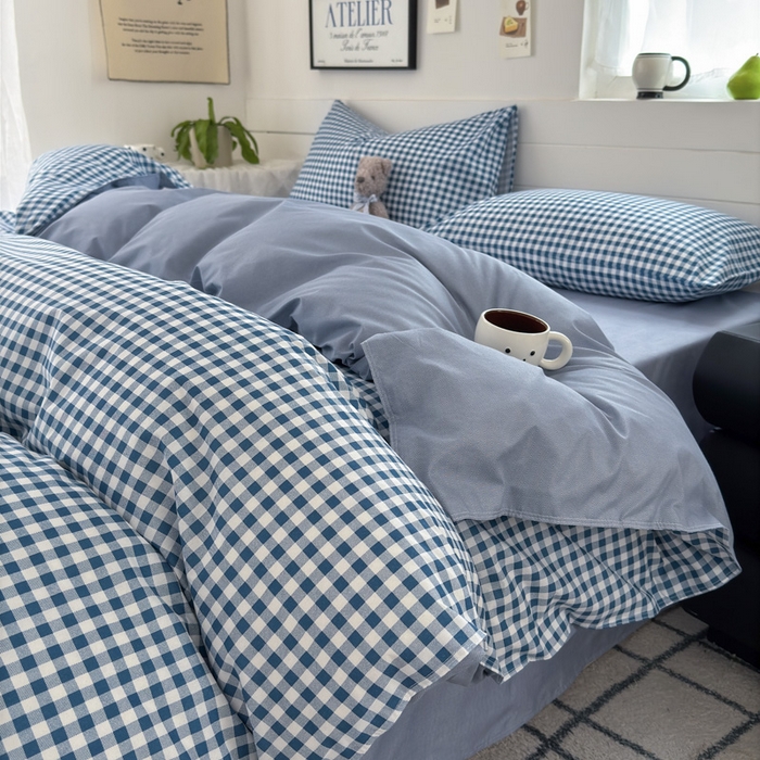 91家纺网 家纺一手货源 找家纺 可可家纺 2025新款印花卡通芦荟棉四件套亲肤床单被套三件套 蓝小格