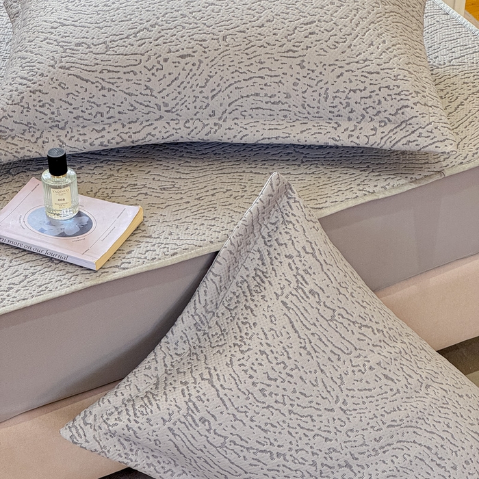 91家纺网 家纺一手货源 找家纺 棉生活家纺 2025新款高端款冰离子超软按摩凉席 豹纹-灰-床裙款