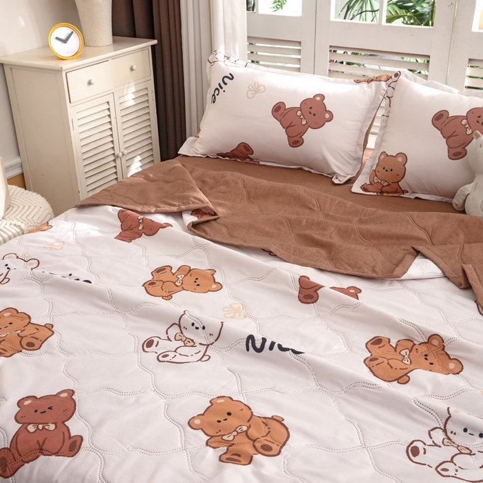 91家纺网 家纺一手货源 找家纺 乐居坊2025新款亲肤舒适印花芦荟棉夏凉被四件套 Nice 小熊