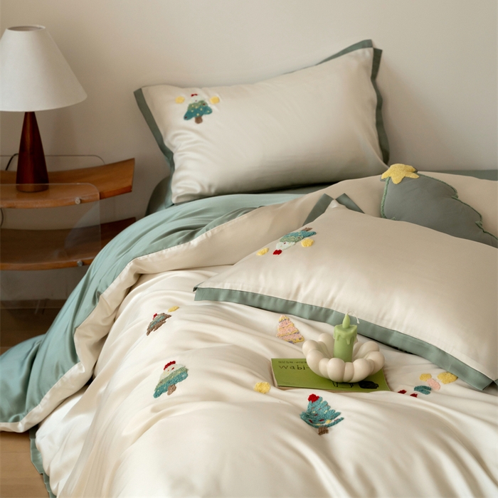 91家纺网 家纺一手货源 找家纺 FORTWO家纺原创设计（FOR TWO家纺） 2025新款60支兰精天丝毛巾绣四件套-断角款 圣诞树