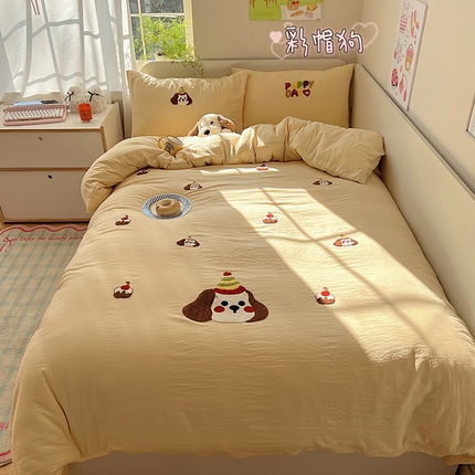 91家纺网 家纺一手货源 找家纺 顾里家纺 2025新款ins韩系童趣毛巾绣云朵棉四件套 彩帽狗