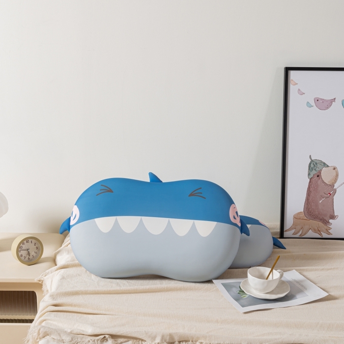 91家纺网 家纺一手货源 找家纺 芯链 2025新款亲肤柔软卡通枕头枕芯 小鲨鱼