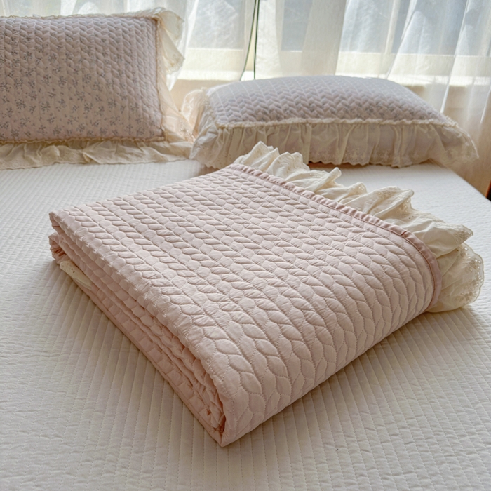 91家纺网 家纺一手货源 找家纺 淑女公社家纺  2025春夏新款法式纯棉双层纱夏被床盖四件套 粉黛