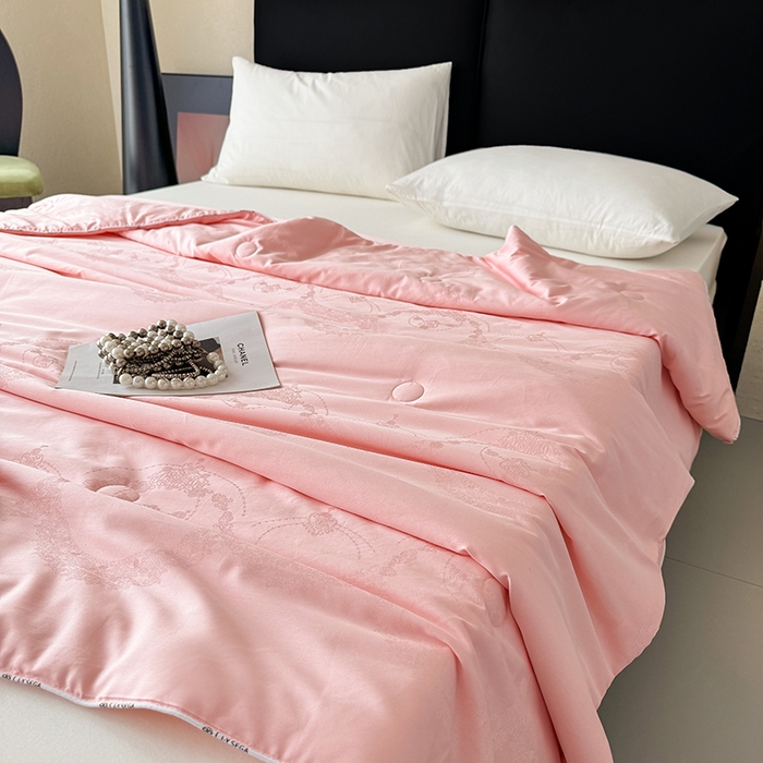 91家纺网 家纺一手货源 找家纺 茧羽世家 2025新款全棉软糯亲肤提花蚕丝夏被 如意 提花 粉