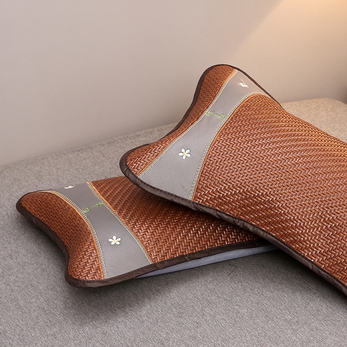 91家纺网 家纺一手货源 找家纺 纽乐家纺 2025新款夏凉凉感五叶草冰藤茶香茉莉花枕芯助眠枕头 五叶草冰藤茶香枕-棕色35*55cm/只