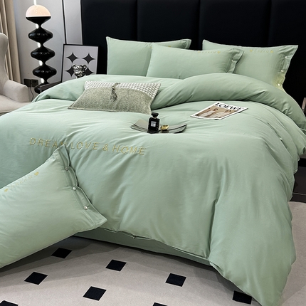 91家纺网 家纺一手货源 找家纺 宇彬家纺 2025直播热款13374全棉母婴级纽扣款压线纯色刺绣四件套全棉贡缎新疆长绒棉字母款轻奢 纽扣-炫彩绿