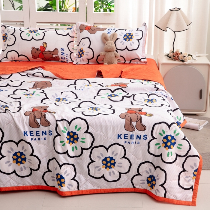 91家纺网 家纺一手货源 找家纺 乐居坊2025新款亲肤舒适印花芦荟棉夏凉被四件套 巴黎世家