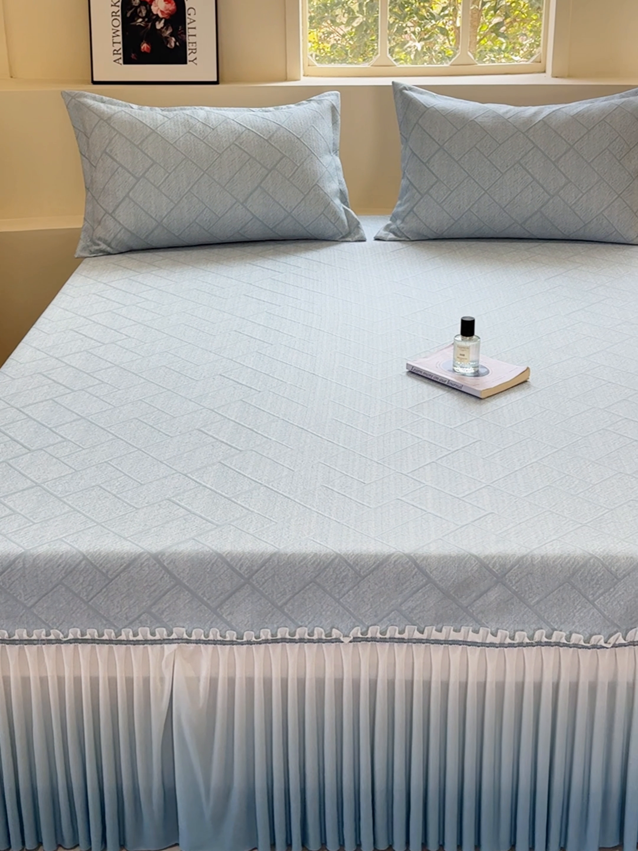 91家纺网 家纺一手货源 找家纺 棉生活家纺 2025新款高端款冰离子超软按摩凉席 方格-兰-床裙款