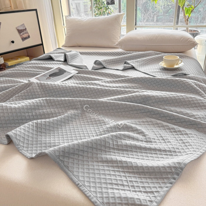 91家纺网 家纺一手货源 找家纺 阿牛席业 2025春夏新款双面云母夏被夏凉被空调被 沐夏-雪山灰