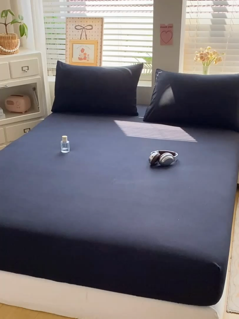 91家纺网 家纺一手货源 找家纺 芷凡家纺 2025新款水洗皱皱云感棉纯色床笠 酷黑