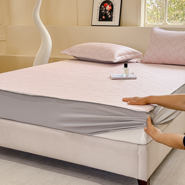 91家纺网 家纺一手货源 找家纺 棉生活家纺 2025新款高端款冰离子超软按摩凉席 方格-粉-床裙款