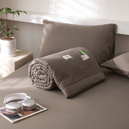 91家纺网 家纺一手货源 找家纺 （总）眠博士 2025新款A类全棉波纹纱提花大豆纤维追忆包边夏被四件套