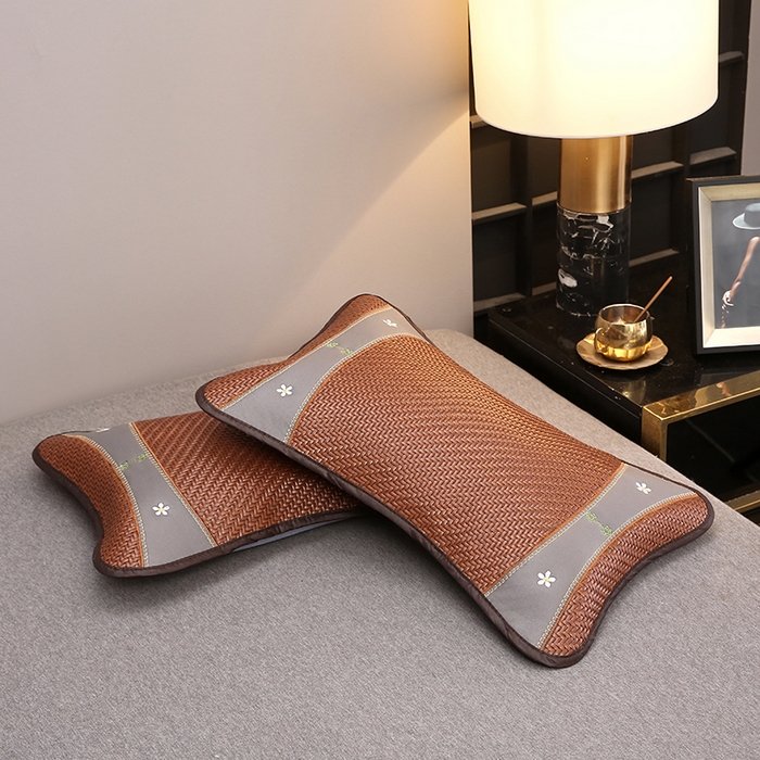 91家纺网 家纺一手货源 找家纺 纽乐家纺 2025新款夏凉凉感五叶草冰藤茶香茉莉花枕芯助眠枕头 五叶草冰藤茶香枕-棕色35*55cm/只