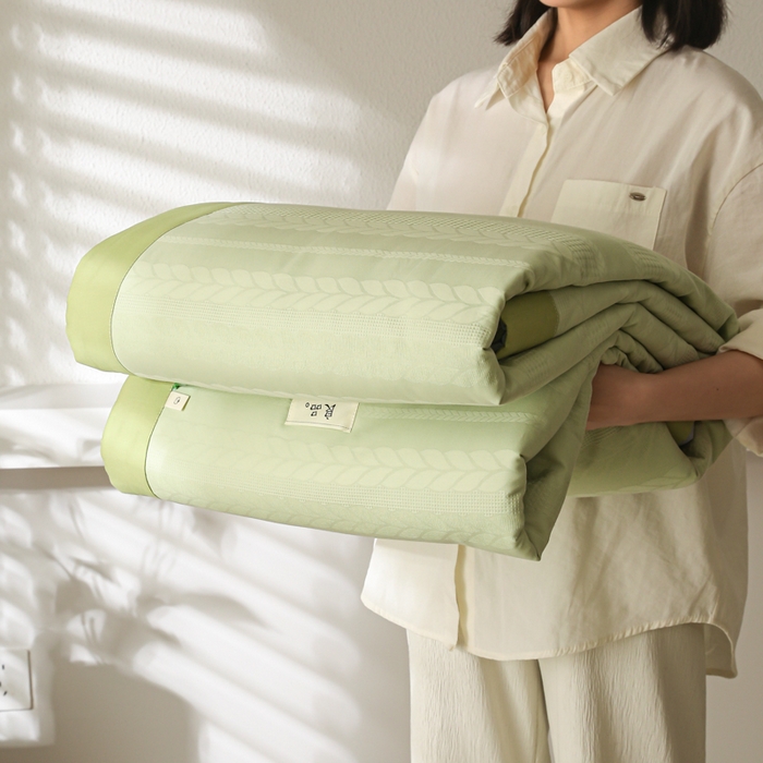 91家纺网 家纺一手货源 找家纺 眠博士 2025新款A类全棉波纹纱提花大豆纤维追忆包边夏被四件套 麦穗夏被-麦穗绿